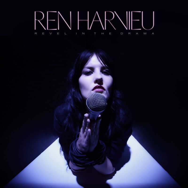 Ren Harvieu-Revel In The Dark